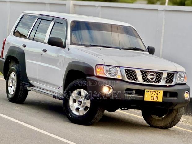 Nissan Patrol 2005 White