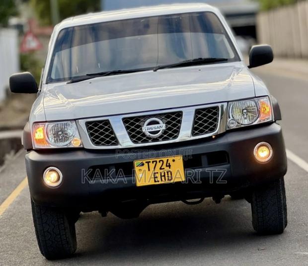 Nissan Patrol 2005 White