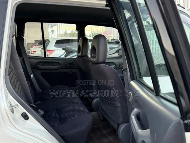 Toyota RAV4 1997 White