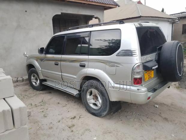 Toyota Land Cruiser Prado 2003 Silver
