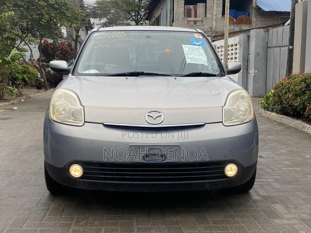 Mazda Verisa 2005 Silver