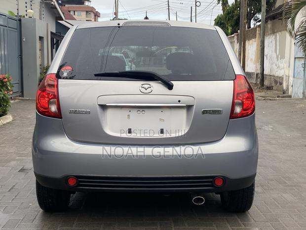 Mazda Verisa 2005 Silver