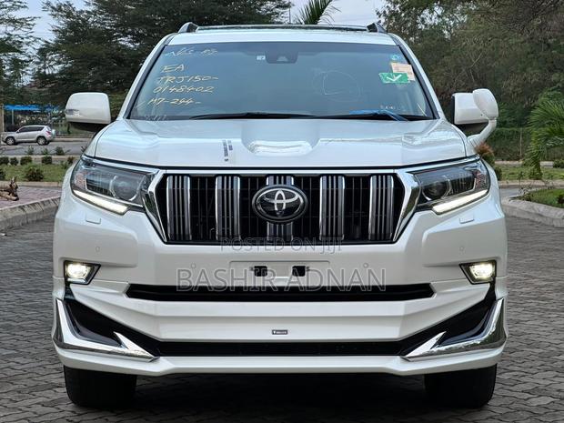 Toyota Land Cruiser Prado 2.7 2022 White