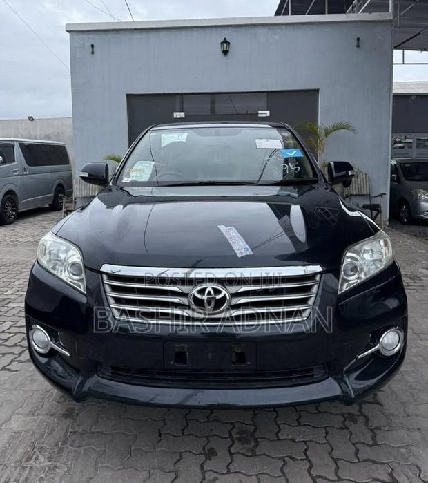 Toyota Vanguard 2010 Black