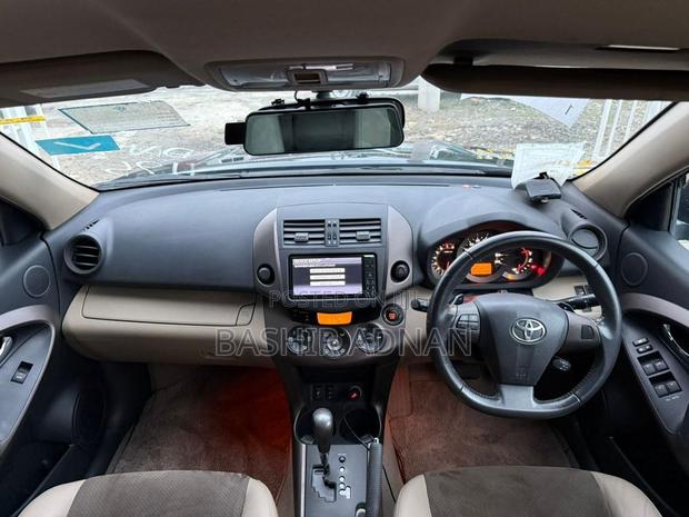 Toyota Vanguard 2010 Black