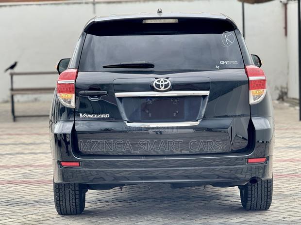 Toyota Vanguard 2010 Black