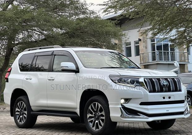 Toyota Land Cruiser Prado 2022 Pearl