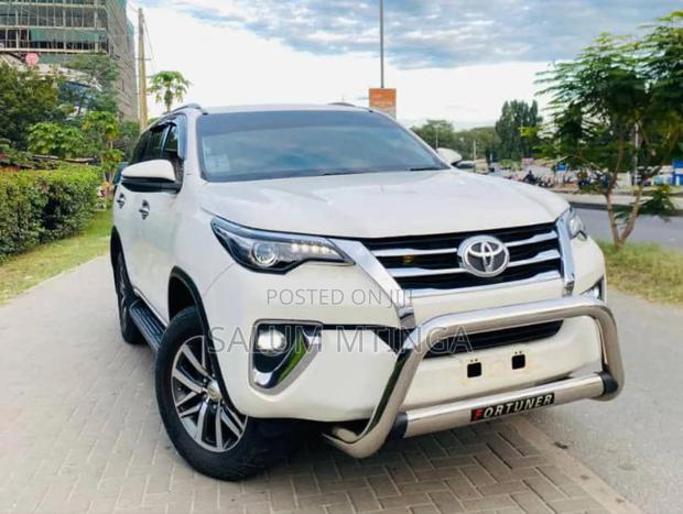 Toyota Fortuner 2018 White