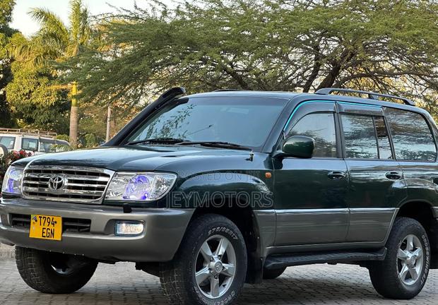 Toyota Land Cruiser 2001 Black