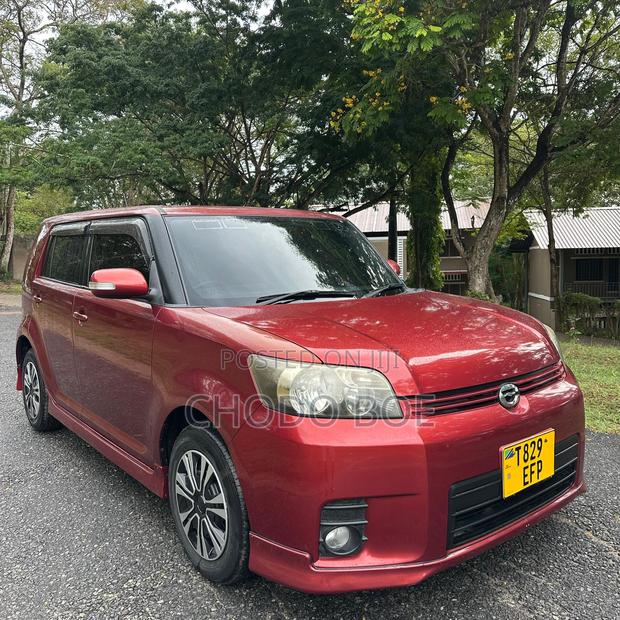 Toyota Corolla Rumion 2009 Red