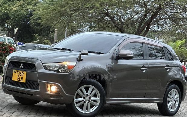 Mitsubishi RVR 2010 Brown