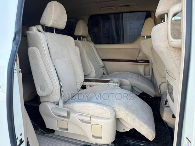 Toyota Alphard 2009 White