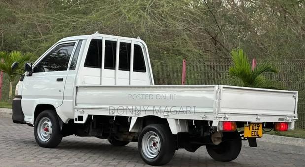 Toyota Lite-Ace 2005 White