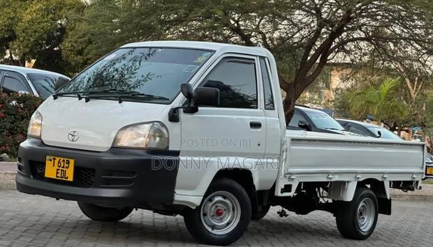 Toyota Lite-Ace 2005 White