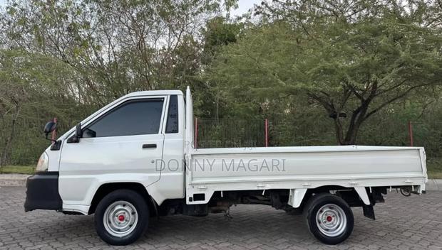 Toyota Lite-Ace 2005 White