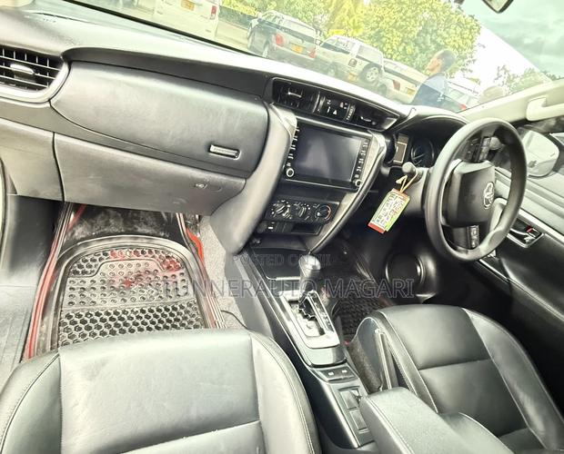 Toyota Fortuner 2023 White