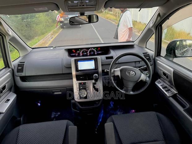 Toyota Noah 2008 Gray