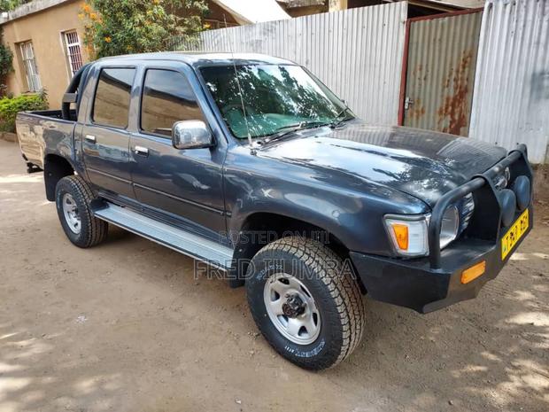 Toyota Hilux 2.5 D-4D 2007 Gray