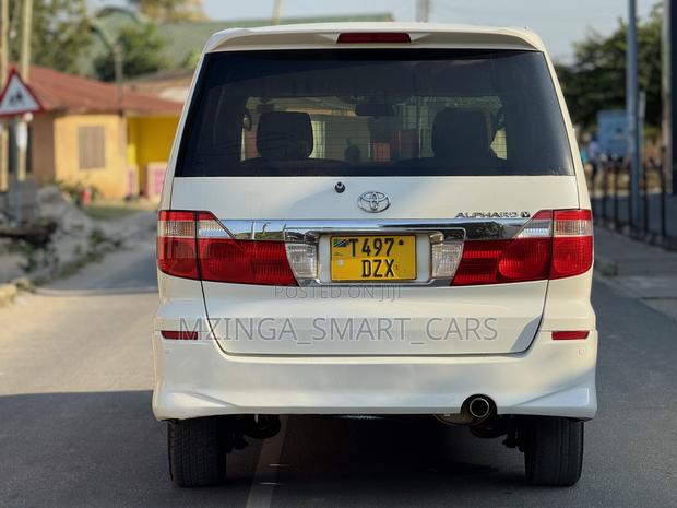 Toyota Alphard 2004 White