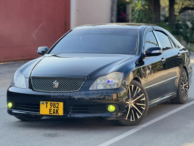 Toyota Crown 2005 Black