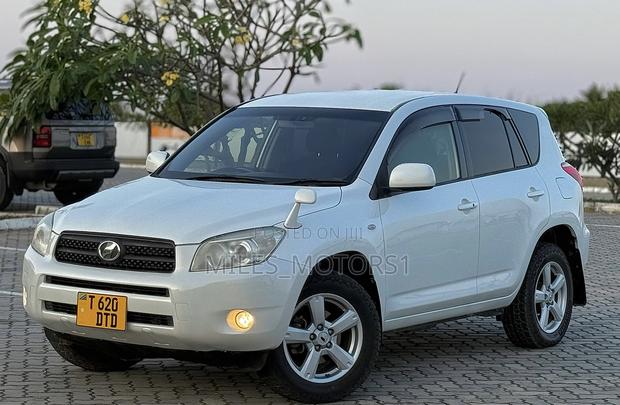 Toyota RAV4 2008 White