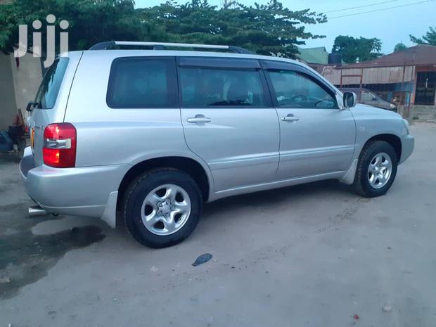 Toyota Kluger 2004 Silver
