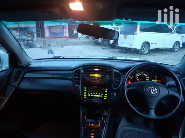 Toyota Kluger 2004 Silver
