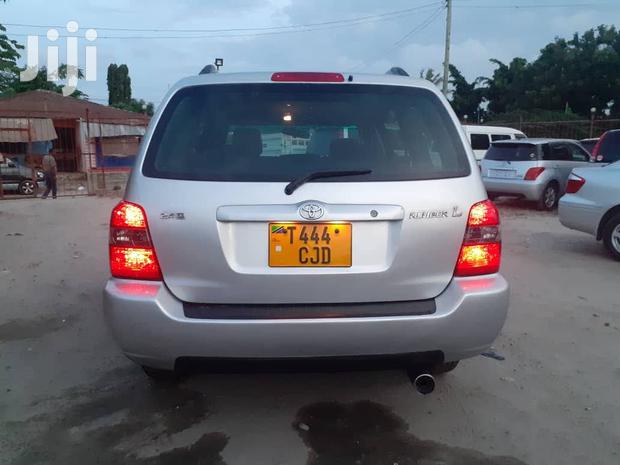Toyota Kluger 2004 Silver