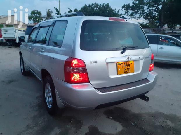 Toyota Kluger 2004 Silver