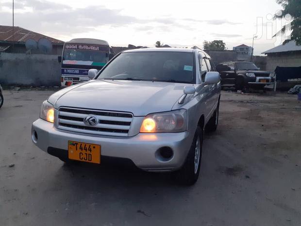 Toyota Kluger 2004 Silver