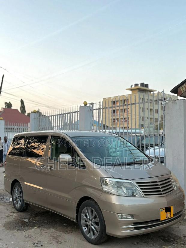 Toyota Alphard 2005 Gold