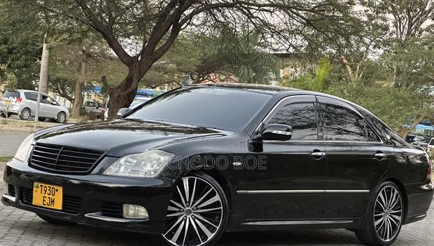 Toyota Crown 2006 Black