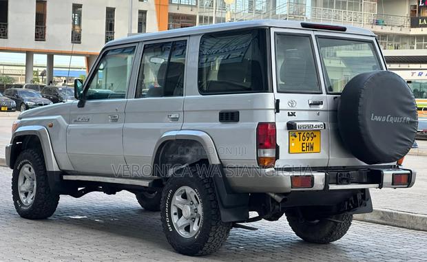 Toyota Land Cruiser 2007 Silver
