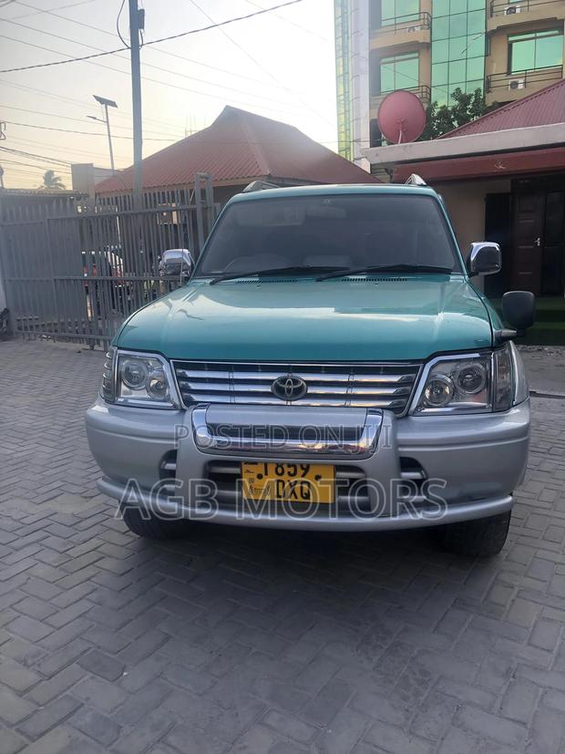 Toyota Land Cruiser Prado 2001 Green