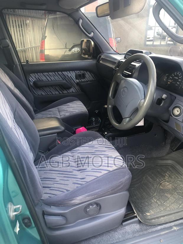Toyota Land Cruiser Prado 2001 Green