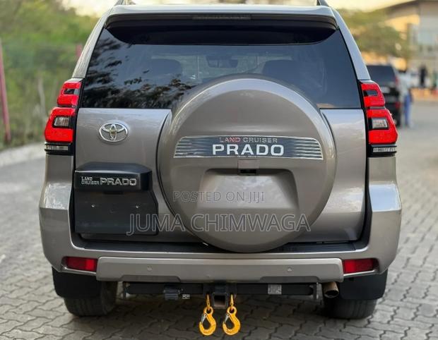 Toyota Land Cruiser Prado 2023 Brown