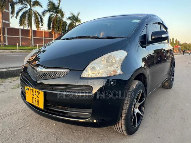 Toyota Ractis 2008 Black