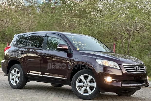 Toyota Vanguard 2010 Maroon