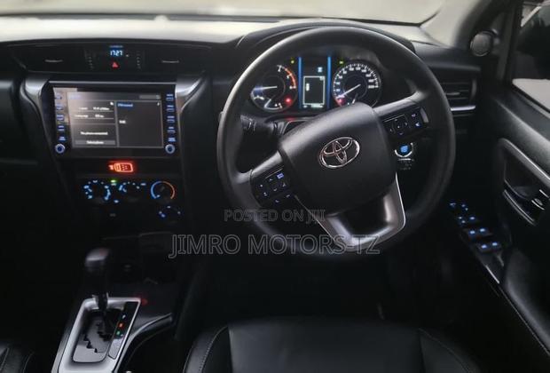 Toyota Fortuner 2025 Gray