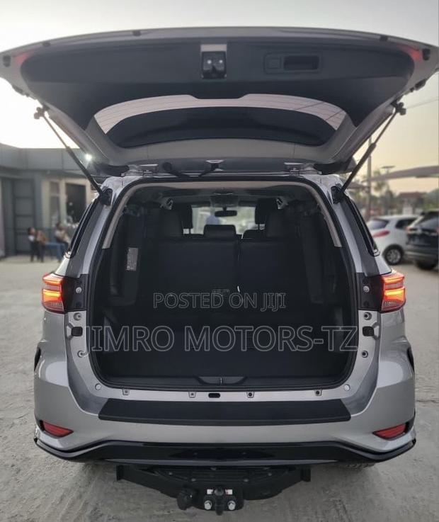 Toyota Fortuner 2025 Gray