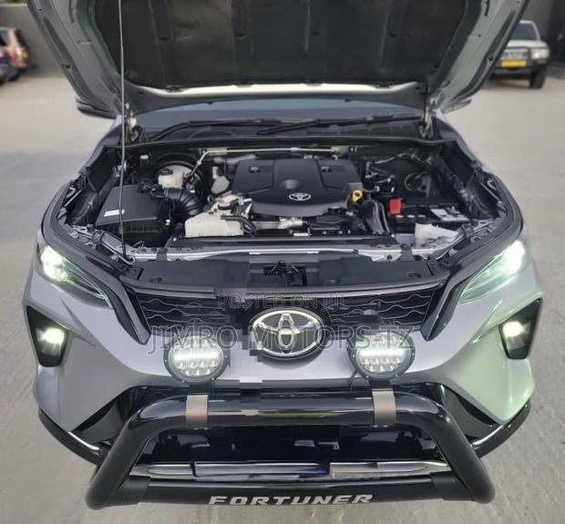 Toyota Fortuner 2025 Gray