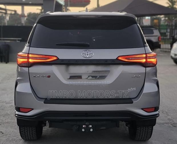 Toyota Fortuner 2025 Gray