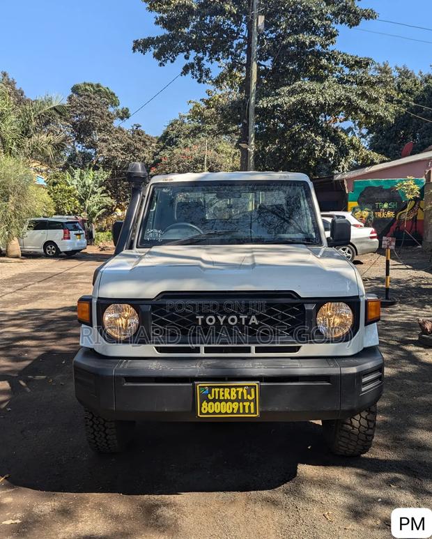 Toyota Land Cruiser 2018 White