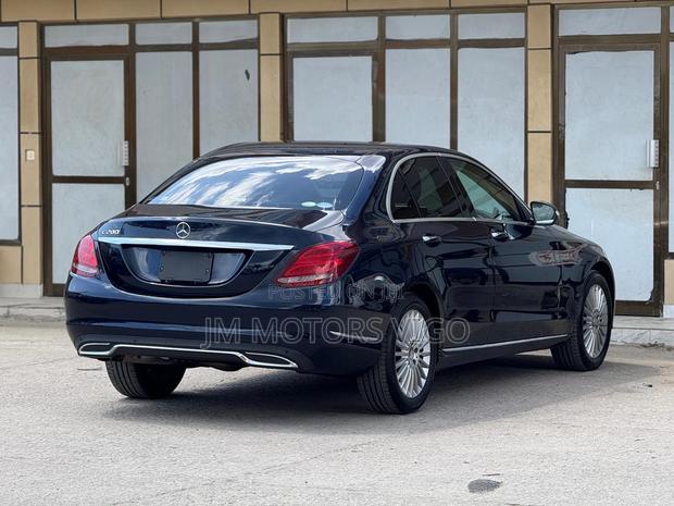 Mercedes-Benz C200 2015 Blue