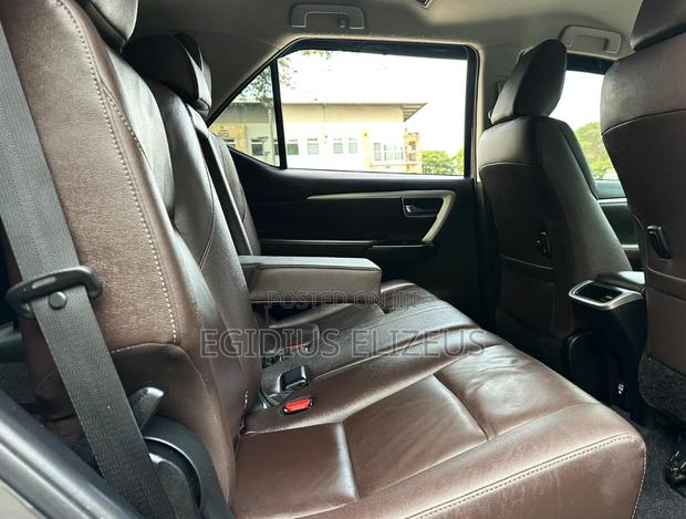 Toyota Fortuner 2019 Gray