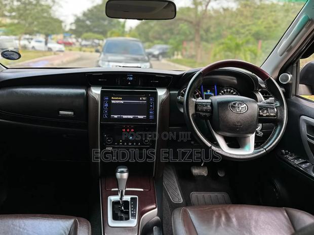 Toyota Fortuner 2019 Gray