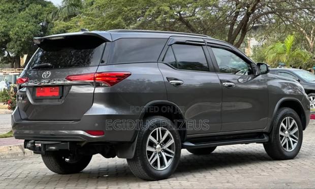 Toyota Fortuner 2019 Gray