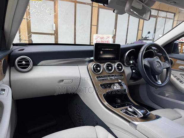 Mercedes-Benz C200 2015 Blue