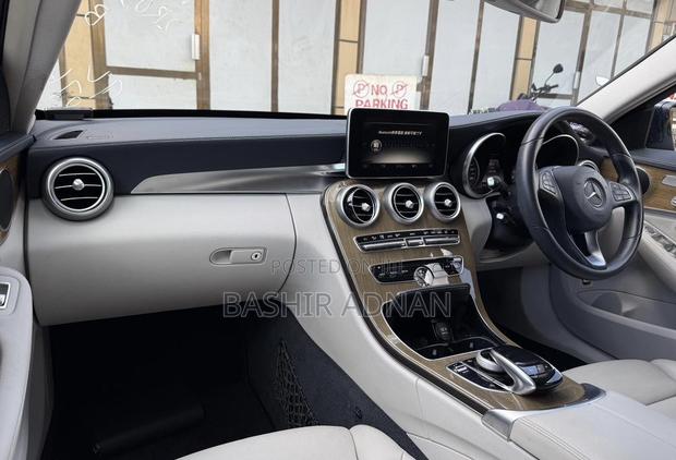 Mercedes-Benz C200 2015 Blue