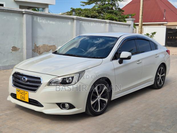 Subaru Legacy 2.5i Limited 4dr Sedan AWD (2.5L 4cyl CVT) 2015 White